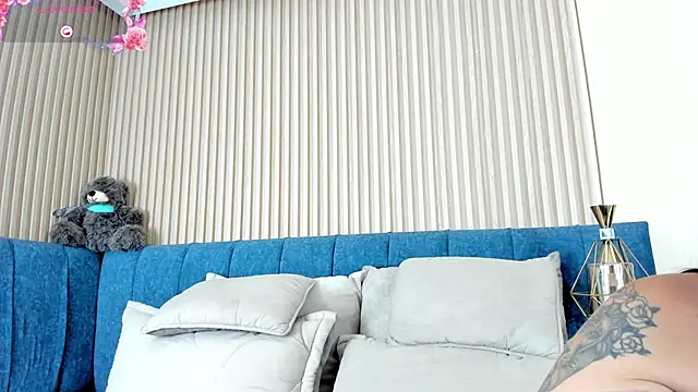 kathecute   online show from April 7, 1:40 am