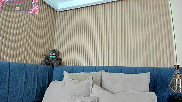 kathecute   online show from April 15, 1:44 am