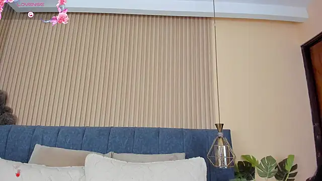 Snapshot of kathecute__ chatting on November 16, 1:43 am kathecute online show from November 16, 1:43 am