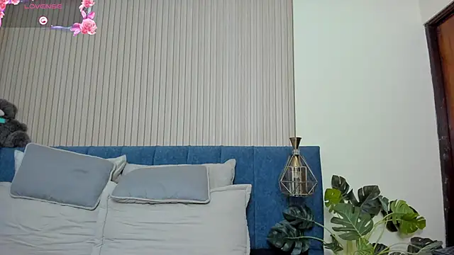 kathecute   online show from May 15, 1:36 am