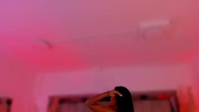 Snapshot of ChaynnaCooper chatting on December 4, 4:11 am ChaynnaCooper online show from December 4, 4:11 am