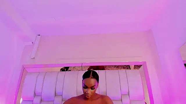 ChaynnaCooper online show from February 13, 9:26 pm