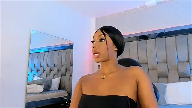 Snapshot of ChaynnaCooper chatting on February 13, 6:15 pm ChaynnaCooper online show from February 13, 6:15 pm