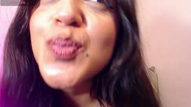 Snapshot of stephanyyx chatting on September 30, 1:33 am stephanyyx online show from September 30, 1:33 am