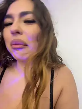 mint melissaaa online show from February 9, 6:26 pm