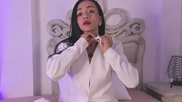 SamanthaFerrer   online show from December 4, 7:57 pm