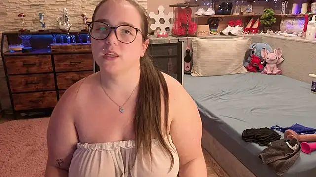 Snapshot of Kimberly-Caprice chatting on May 10, 6:21 pm Kimberly-Caprice online show from May 10, 6:21 pm
