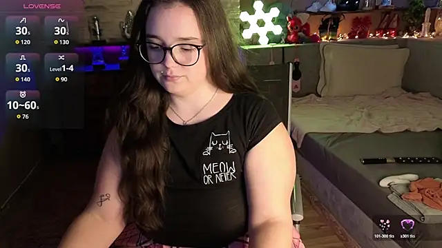 Snapshot of Kimberly-Caprice chatting on February 5, 7:10 pm Kimberly-Caprice online show from February 5, 7:10 pm