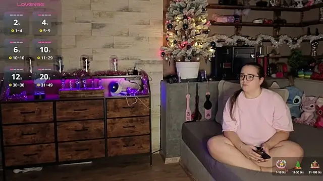 Snapshot of Kimberly-Caprice chatting on December 19, 7:05 pm Kimberly-Caprice online show from December 19, 7:05 pm