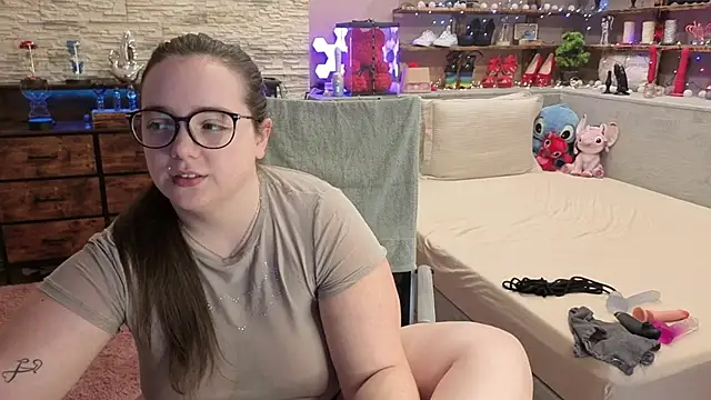 Kimberly-Caprice online show from March 31, 6:26 am