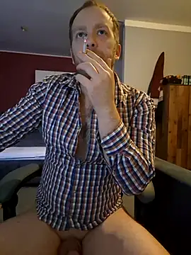 Snapshot of Henner33 chatting on January 26, 3:36 pm Henner33 online show from January 26, 3:36 pm