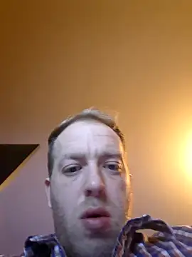 Snapshot of Henner33 chatting on January 6, 5:38 pm Henner33 online show from January 6, 5:38 pm