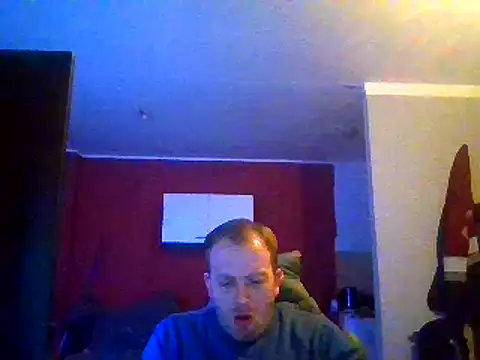 Snapshot of Henner33 chatting on January 7, 7:06 pm Henner33 online show from January 7, 7:06 pm