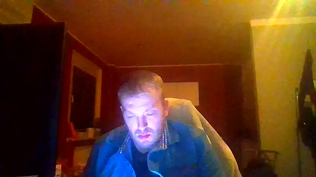 Snapshot of Henner33 chatting on March 14, 5:41 pm Henner33 online show from March 14, 5:41 pm