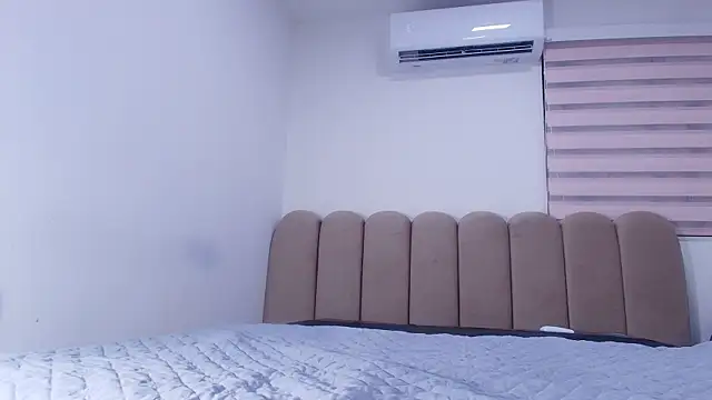 nicol f online show from April 17, 3:09 am