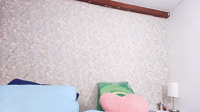 Snapshot of nicol_f chatting on November 13, 3:21 am nicol f online show from November 13, 3:21 am