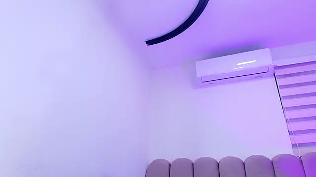 nicol f online show from April 6, 3:13 am