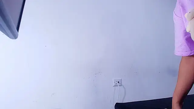 nicol f online show from April 8, 2:57 am