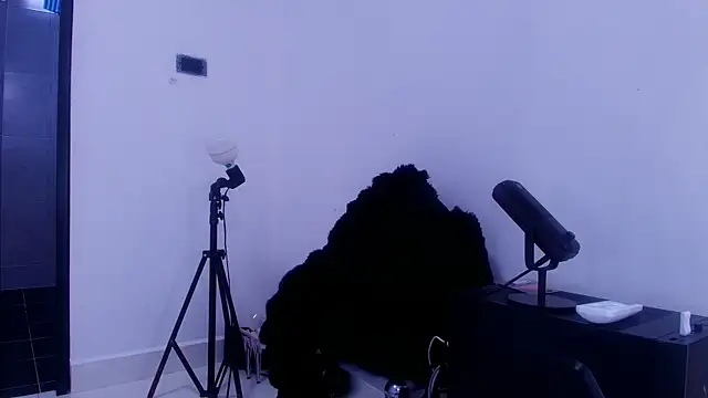 nicol f online show from April 16, 3:07 am