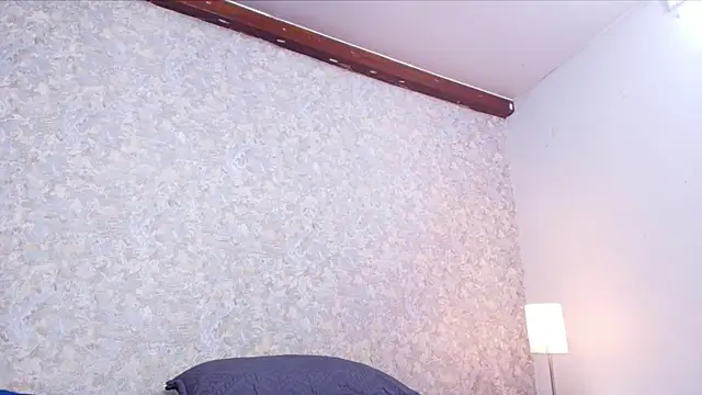 Snapshot of nicol_f chatting on November 30, 3:18 am nicol f online show from November 30, 3:18 am