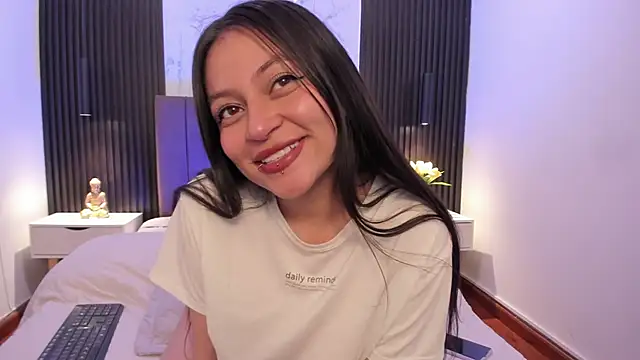 Snapshot of melany_heaven chatting on March 6, 5:46 am melany heaven online show from March 6, 5:46 am