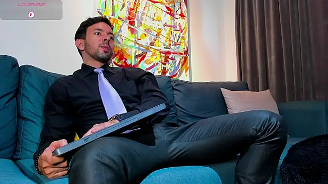 tommy raym0ndg online show from December 16, 8:13 pm