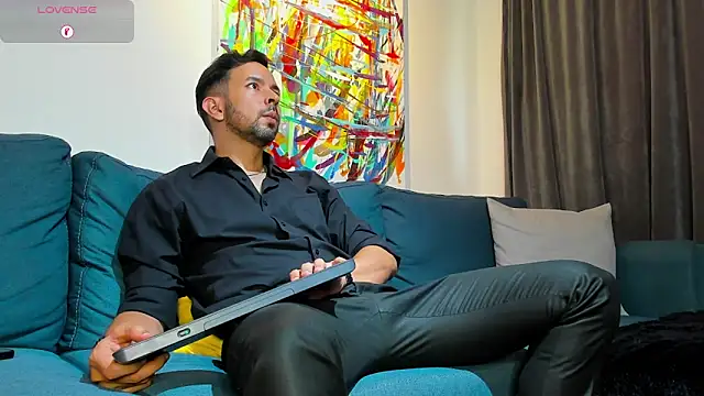 Snapshot of tommy_raym0ndg chatting on November 17, 2:10 pm tommy raym0ndg online show from November 17, 2:10 pm