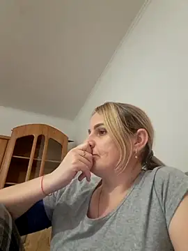 Snapshot of Malichkaanna30 chatting on February 22, 5:57 pm Malichkaanna30 online show from February 22, 5:57 pm