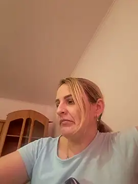 Snapshot of Malichkaanna30 chatting on February 23, 2:14 pm Malichkaanna30 online show from February 23, 2:14 pm