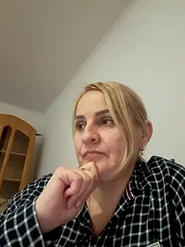 Snapshot of Malichkaanna30 chatting on March 5, 6:23 pm Malichkaanna30 online show from March 5, 6:23 pm