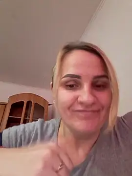 Snapshot of Malichkaanna30 chatting on February 22, 1:24 pm Malichkaanna30 online show from February 22, 1:24 pm