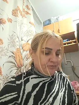 Snapshot of Malichkaanna30 chatting on November 3, 2:53 pm Malichkaanna30 online show from November 3, 2:53 pm