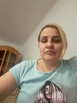 Snapshot of Malichkaanna30 chatting on February 12, 5:37 pm Malichkaanna30 online show from February 12, 5:37 pm