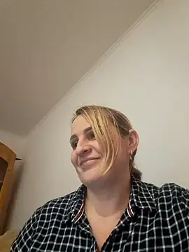 Snapshot of Malichkaanna30 chatting on February 15, 2:00 pm Malichkaanna30 online show from February 15, 2:00 pm