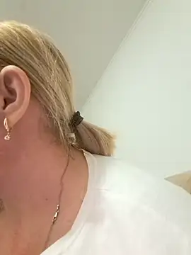 Snapshot of Malichkaanna30 chatting on March 22, 4:58 pm Malichkaanna30 online show from March 22, 4:58 pm