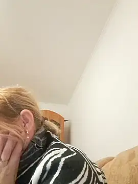 Snapshot of Malichkaanna30 chatting on March 13, 4:56 pm Malichkaanna30 online show from March 13, 4:56 pm