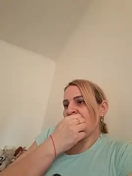 Snapshot of Malichkaanna30 chatting on February 12, 2:32 pm Malichkaanna30 online show from February 12, 2:32 pm