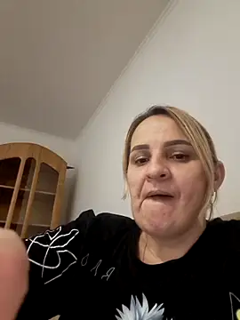 Snapshot of Malichkaanna30 chatting on February 27, 8:20 pm Malichkaanna30 online show from February 27, 8:20 pm