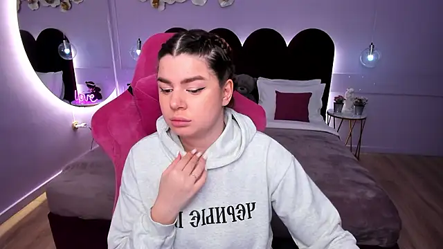 MelanieCarterr online show from February 22, 5:10 am