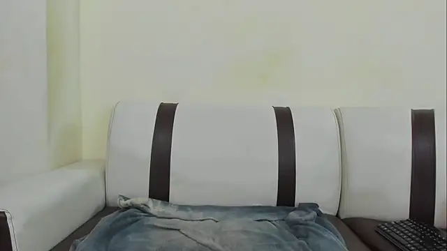 lunainsane58 online show from April 11, 3:36 am