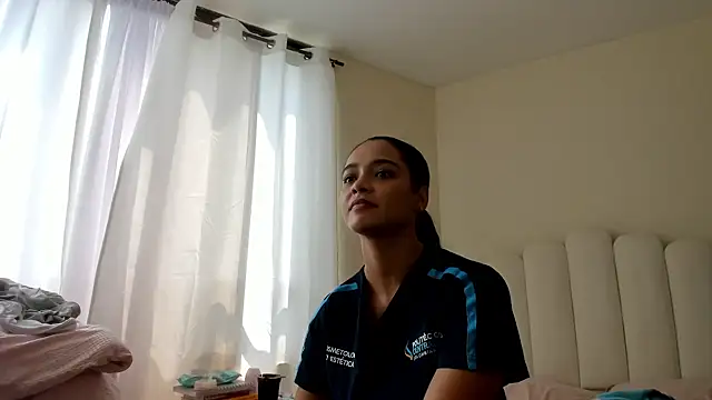 evely coelloo online show from February 11, 6:41 pm