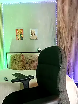 nahiarapalmer19 online show from February 7, 12:18 am