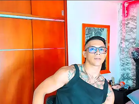 Aaron Toy online show from January 7, 8:25 pm