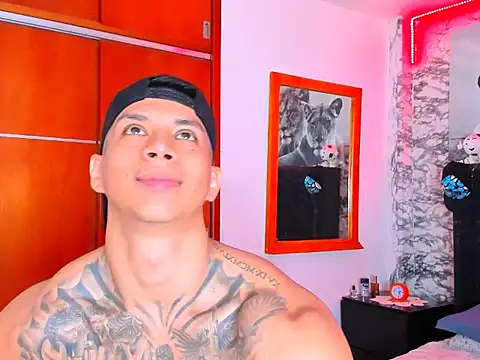 Aaron Toy online show from January 12, 6:04 pm