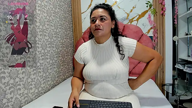 Snapshot of valeria_rivera1 chatting on May 26, 12:14 pm valeria rivera1 online show from May 26, 12:14 pm
