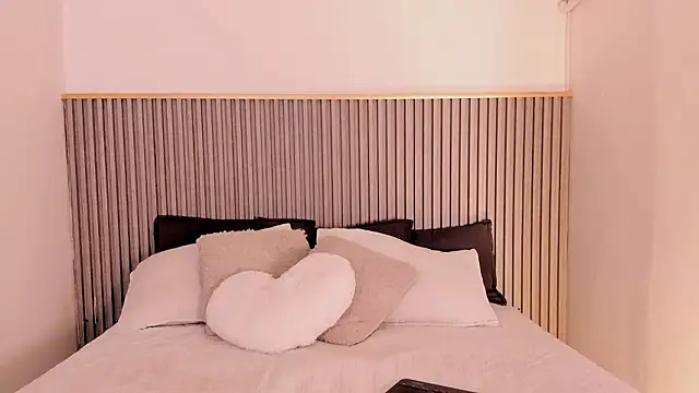 Isa Little Star online show from March 25, 4:01 am