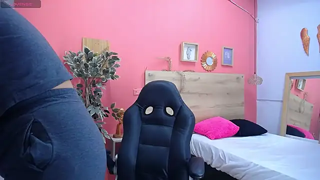 scarlet-foox online show from November 14, 1:04 pm