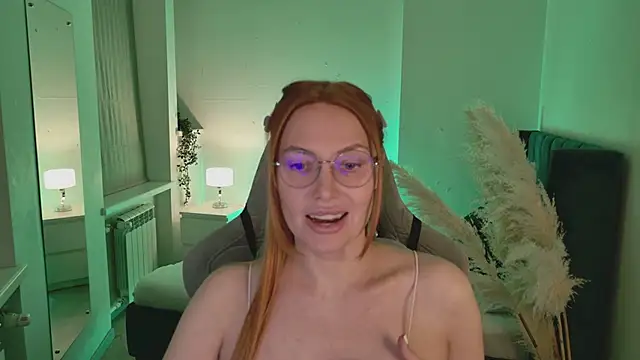 Snapshot of Love_Call chatting on March 5, 5:18 am Love Call online show from March 5, 5:18 am