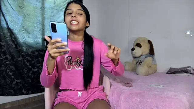 Snapshot of Michi_sexy chatting on February 27, 3:01 pm Michi sexy online show from February 27, 3:01 pm