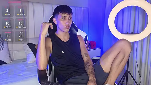 Snapshot of rome_hard chatting on March 3, 8:05 pm rome hard online show from March 3, 8:05 pm